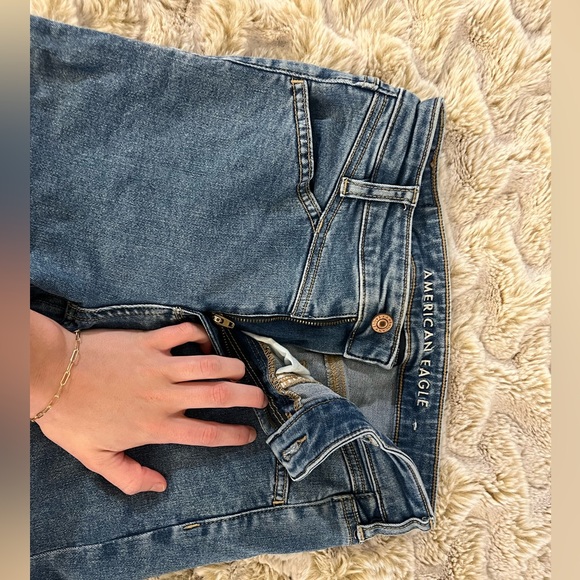 American Eagle skinny jeans with the perfect stretch - Picture 3 of 4